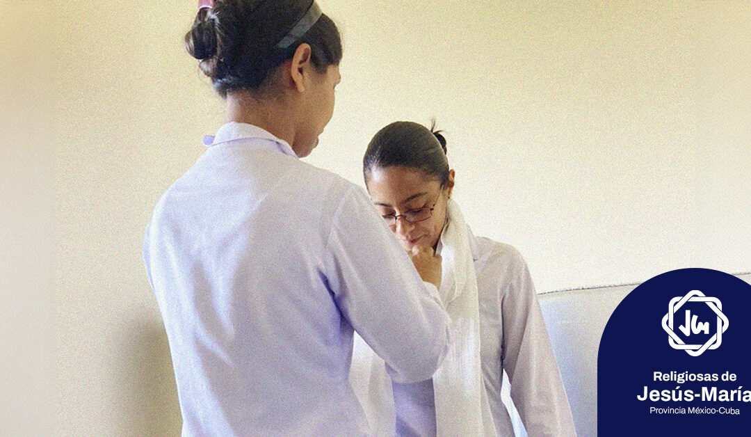 Caminando junto a otras