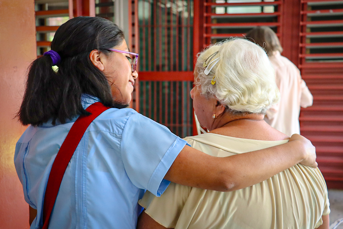 Jóven-vocación-Religiosas-Jesús-María-México